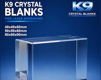 Könnte beinhalten: Ein klarer K9-Kristallrohling für die Lasergravur. Das Bild zeigt einen rechteckigen Kristallblock mit den Abmessungen 40x40x60mm, 50x50x80mm und 60x60x90mm. Der Text auf dem Bild lautet "Premium K9 Crystal Blanks for Laser Engraving."
