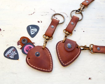 Personalized leather guitar pick holder with Initials - Include keychain & GIFT Strap - fathers day gif