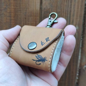 Cartera de piel para pesca con mosca personalizada con pirograbado e iniciales - regalo para pescadores - bolsa para moscas - regalos para pesca con mosca