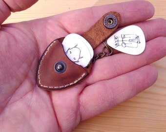 Personalized leather guitar pick holder with Initials -keychain - fathers day gift, guitar pick wallet,leather guitar pick case ,pouch