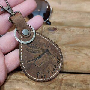 Llavero de cuero personalizado para pesca con mosca con pirograbado y iniciales: regalo para pescadores, pesca con mosca personalizada