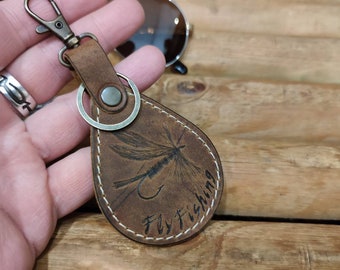 Porte-clés personnalisé de pêche à la mouche en cuir avec mouche pyrographique et initiales-portefeuilles de pêche-cadeau de pêcheur-pêche à la mouche personnalisée