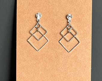 Pendientes colgantes geométricos cuadrados de plata - Diseño minimalista de botón
