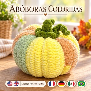 Modello PDF per realizzare una zucca di peluche all'uncinetto con texture a coste e gambo riccio.