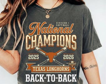 Koszulka z nadrukiem "Texas Longhorns National Champs 2026 Softball WCWS Repeat", prezent dla fana drużyny softball Longhorns, koszulka z grafiką mistrzowską