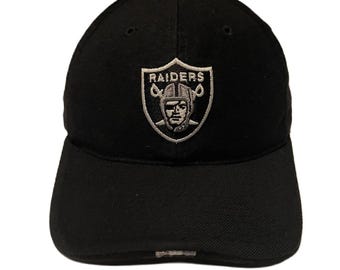 Las Vegas Oakland Raiders NFL x Nike Team Fitted Cap Adult Size 7 1/8