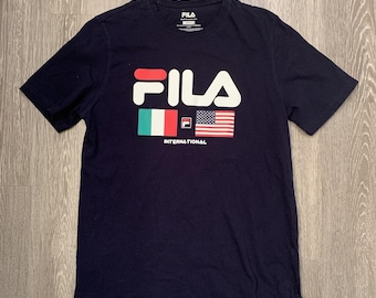 Fila International Graphic T-Shirt Italy USA Flag Logo Men's Size Medium
