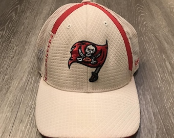 Vintage Tampa Bay Buccaneers Reebok NFL Flex Fit Hat Cap Adult Size L/XL