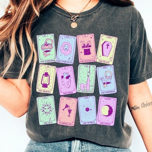 Camisa de cartas de tarô Comfort Colors®, frete grátis, camisa de tarô, camiseta assustadora e fofa de Halloween, camisa Kawaii, camisa mística, camisa de tarô fofa