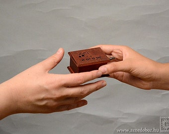 Gift for pianist piano lovers piano teacher piano player hand-powered music box Hungarian Raphsody Franz Ferenc Liszt