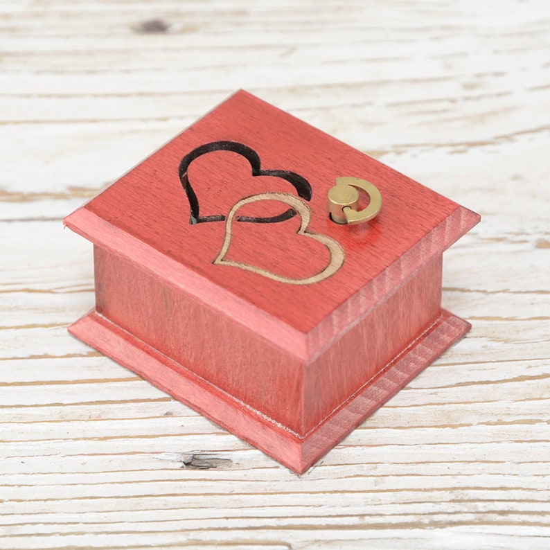 Red heart couple wind-up wooden music box Wedding March Mendelssohn image 1