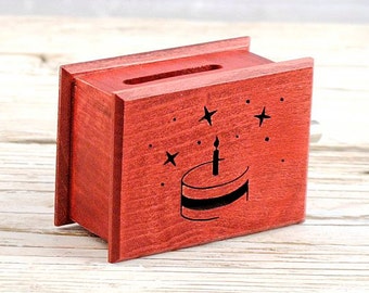 Cadeau d’anniversaire gâteau rouge bande de papier actionnée à la main boîte à musique en bois musique variable