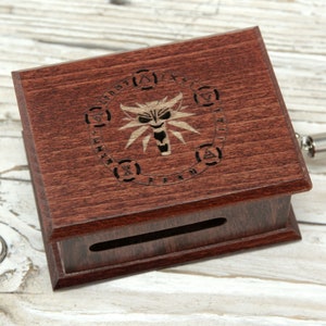 The Witcher - accessori cosplay fantasy colonna sonora copertina e design ispirato carillon in legno fatto a mano con strisce di carta