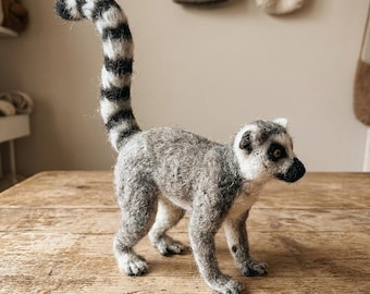Ring-Tailed Lemur Needle Felting Kit  | Wool Roving+Step Guide, DIY Craft, Stress Relief Hobby, Gift for Crafters, Birthday Present
