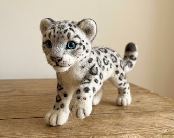 Snow Leopard Needle Felting Kit for Beginners | Wool Supplies+Step Guide, DIY Craft, Stress Relief Hobby, Gift for Crafters, Birthday Gift