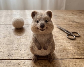 Cheerful Smiling Quokka Needle Felting Starter Kit, Fluffy Woodland Animal Wool DIY Set, Cottagecore Desk Decor Craft Kit