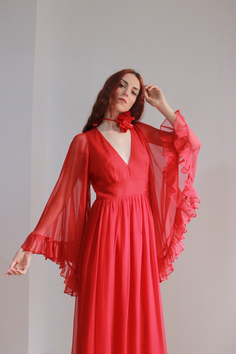 Vintage 70s dress in red silk chiffon and angel sleeves 