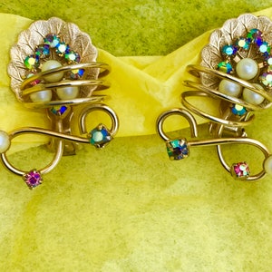 Vintage Hobe earrings - Beautiful ear climbers, 1950s Glamorous Clip on Earrings