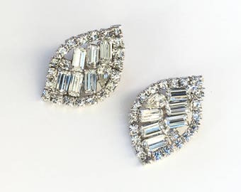 Art Deco Rhinstone Earrings - Wedding Earrings - Fabulous 50’s Clip on Earrings