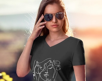 Latina art T-Shirt | Minimalist Femme Illustration, PutaFina Wine Tee