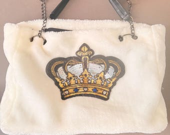 FUZZY Totes: White "The Queen" messenger faux fur