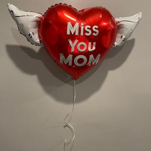 Globo conmemorativo "Te extraño mamá" de 43 cm (17") – Corazón con alas de ángel – 2 globos incluidos imagen 6