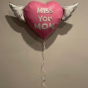 Globo conmemorativo "Te extraño mamá" de 43 cm (17") – Corazón con alas de ángel – 2 globos incluidos imagen 8