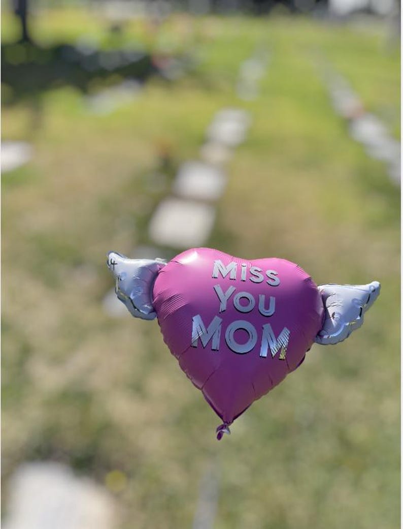 Globo conmemorativo "Te extraño mamá" de 43 cm (17") – Corazón con alas de ángel – 2 globos incluidos imagen 9