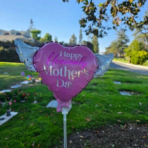 Happy Heavenly Mother's Day Memorial Balloon Bundle — Miss You Mom 6-Piece Angel Wing Tribute Set | Graveside & Indoor Memorial Gift 画像 6