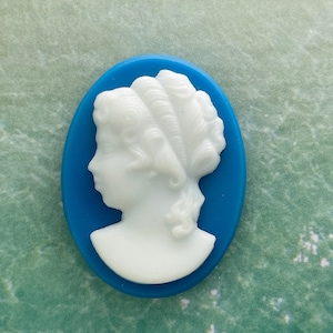 Vintage German Glass Cameo Cabochon  34x25mm oval