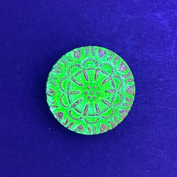 Uranium Vaseline Glow Glass Button- Made in Czech Republic 18mm