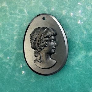 Vintage German Glass Cameo Pendant - 33x24mm