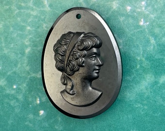 Vintage German Glass Cameo Pendant - 33x24mm