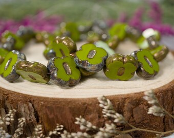 Table Cut Glass Bead Four Leaf Clover Shape - Made in Czech Republic