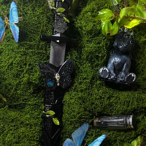 Fey Hexed Butterfly Dagger | Athame, Black Metal, 27.5 cm | Archfey Patron's Gift Set