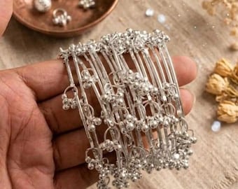 Ensemble de 8 bracelets joncs argentés Ghungroo - Kada empilable traditionnel fabriqué à la main avec un éclat ethnique