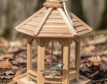 Comedero para pájaros de madera hecho a mano – Decoración colgante para exteriores con bandeja de agua – Casita para pájaros silvestres para jardín y patio