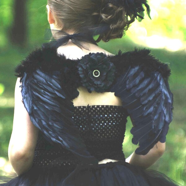 Schwarze Feder Flügel - Rabe Geier Schwan Falcon Dark Angel Crow Kostüm - kleine Mädchen Teen Größe tragbare Kleid Bis Flügel Blume verziert
