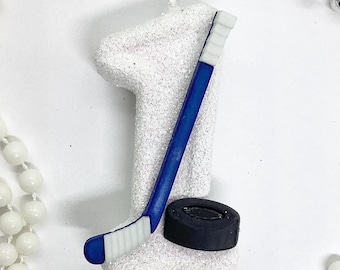 Vela de cumpleaños de hockey sobre hielo, palo y disco de hockey, decoración para fiesta deportiva, adorno para tarta con número para niño, vela de recuerdo para niño, artículos para fiesta de adolescentes