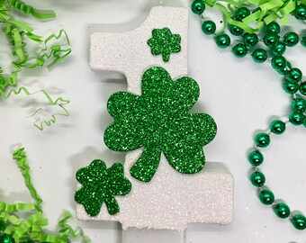 Grote Shamrock verjaardagskaars, Saint Pattys Party Decor, Kids Party Decor, Sparkly Number Cake Topper, Keepsake Candle, Kids Party Supplies