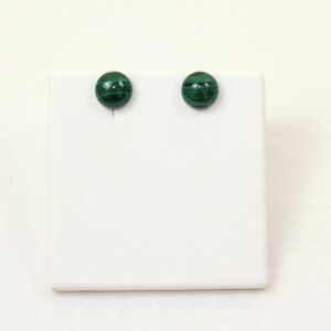 Boucles D'Oreilles Clous En Malachite Naturelle - Cabochon 8x10mm - Vert - Fait Main Au Royaume-Uni - Neuf