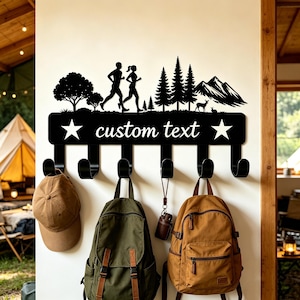 Benutzerdefinierte laufender Metallwandhaken, Bergkiefer Baum Hirsch Silhouette Garderobe, personalisierte Eingang Schlüsselhalter, Geschenk für Läufer Wanderer,