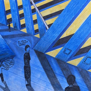 Puede incluir: Ilustración abstracta con un diseño geométrico azul y amarillo y figuras en un pasillo. Las burbujas de diálogo contienen texto en sueco. La obra de arte tiene una cualidad surrealista y onírica, con una sensación de profundidad y perspectiva.