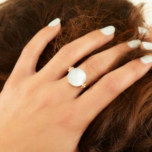 Personalized Mother of Pearl Spinning Ring - Merci Maman gift for mums, sisters and friends for birthday and anniversary