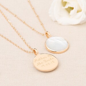 Personalized Mother of Pearl Pendant Necklace, Engraved round pearl necklace, Necklace for fiancé, wife or mum image 2