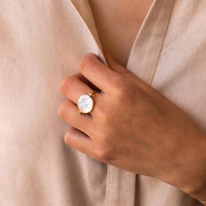 Personalisierter „Nacre Vice & Versa“-Ring – Handgraviert – Vergoldet, 925er Silber Bild 2