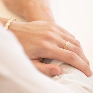 Personalised Leaf Ring - Merci Maman gift for mum, girlfriend, sisters for birthday or anniversary - hand engraved leaf ring