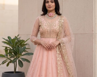 Frauen-Baby-Rosa-lange Länge Ausgestellter Anarkali Anzug | Hochzeitskleid