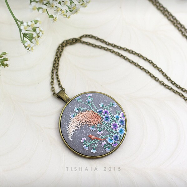 The summer song. Handmade applique flowery clay necklace.