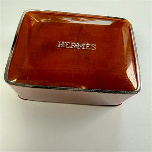 Mydło Vintage Hermès Equipage, zapach męski, przedmiot kolekcjonerski z lat 80. i 90., mydelniczka hotelowa, wygląd marmuru, 24 g, luksusowy prezent